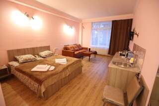 Отель Hotel Caucase Тбилиси Четырехместный номер "Комфорт"-6