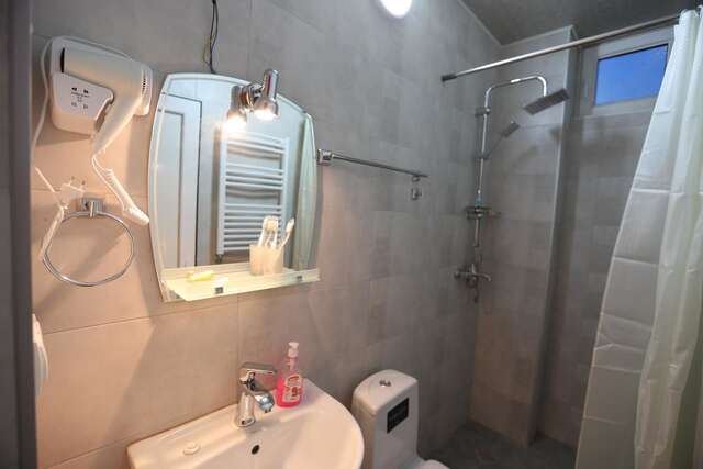 Отель Hotel Caucase Тбилиси-13